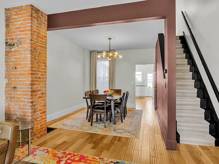 585 Showers St — Photo 18