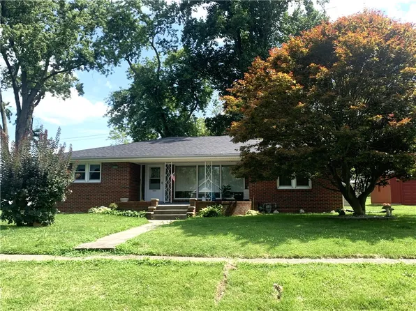 1109 E 2nd St, Pana, IL 62557