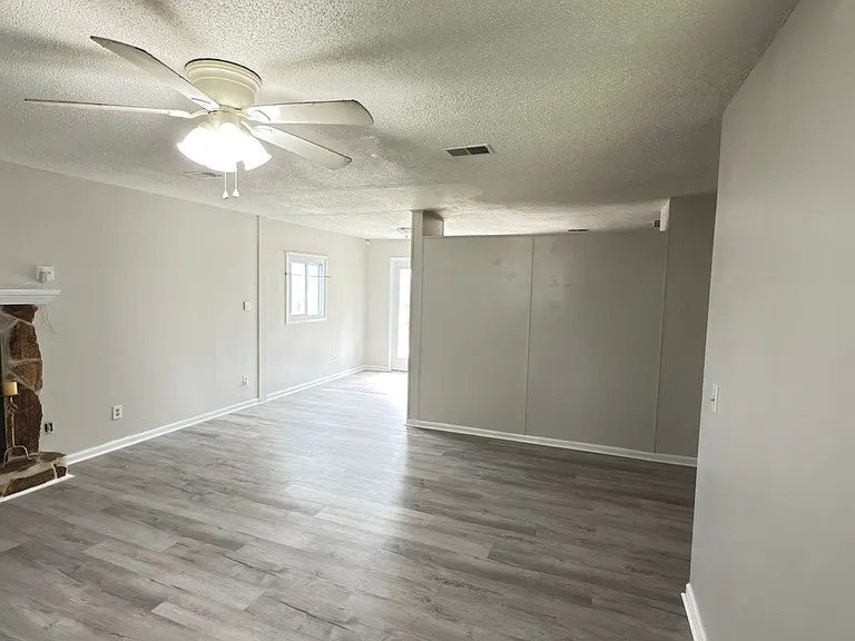 210 Cuddles Ct — Photo 11