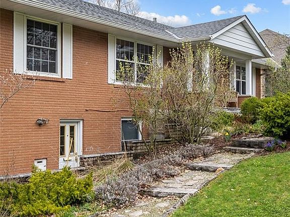 4th image of 36 Maple Hill Dr