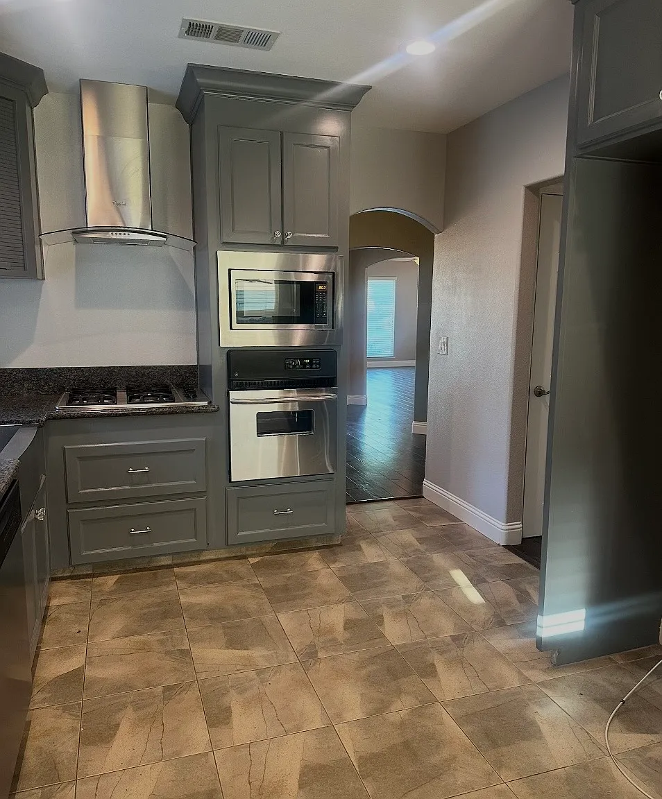 2 bed, 1.5 bath, 1120 sqft, $2,300 — Photo 4