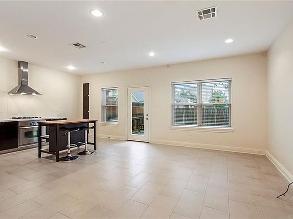 4th image of 145 Stafford Pl