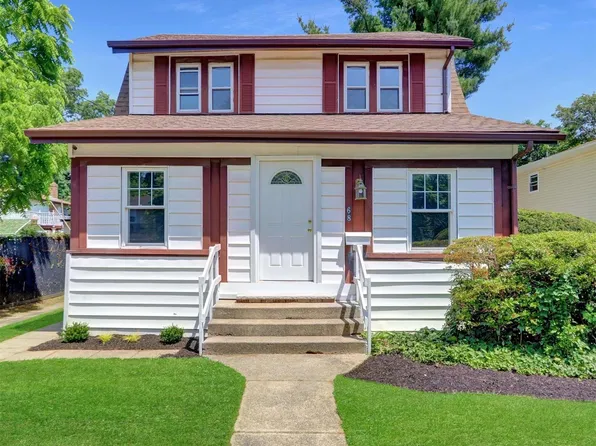 68 Hudson Avenue, Roosevelt, NY 11575