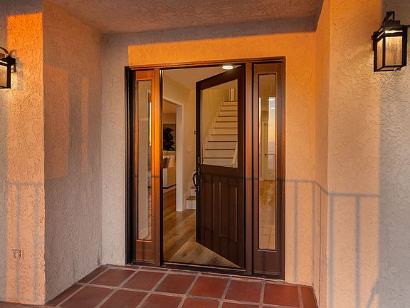 4th image of 1342 E Tujunga Ave