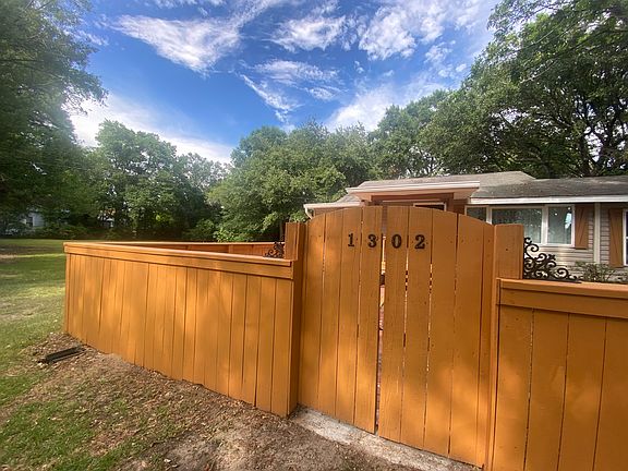 Privacy and space in the center of everything