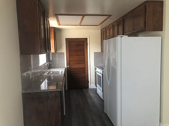 3rd image of 1426 Brockton Ave APT 201