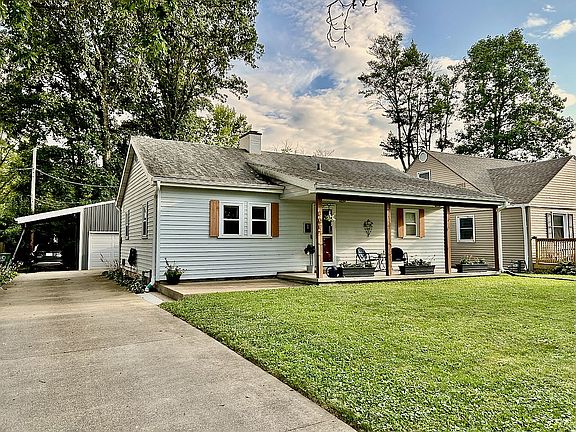 3 Bed / 2 Bath | 1,011 sqft 
