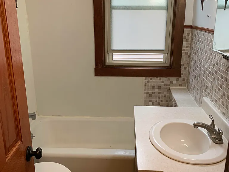 804 Benton Ave #1 — Photo 6