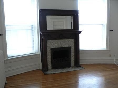 3rd image of 626 W Wellington Ave APT 2