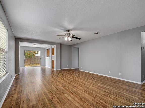 3rd image of 7607 Cortland Oak