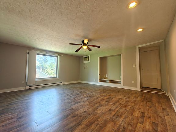 4th image of 1725 Columbia St APT 3