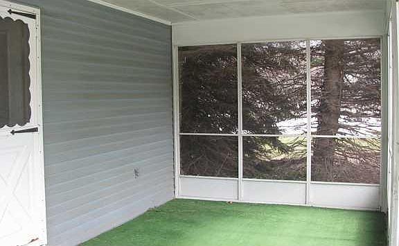 5th image of 44 Thistlewood Ln