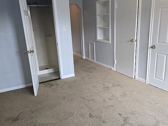2nd image of 252 Woodford St APT 6