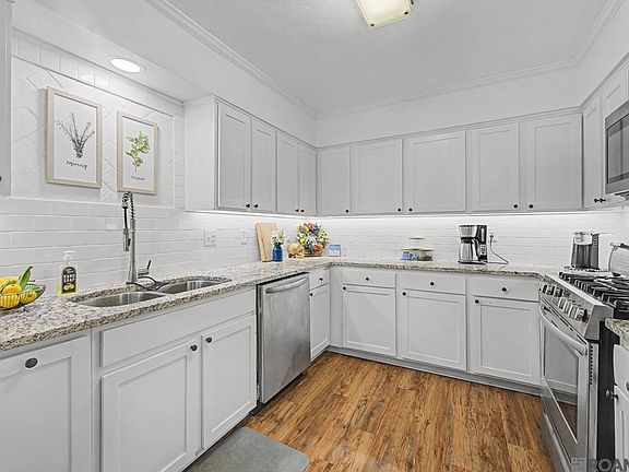 4th image of 3757 Annette Dr