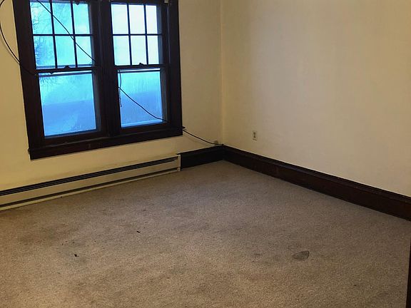 2nd image of 120 Lister Ave