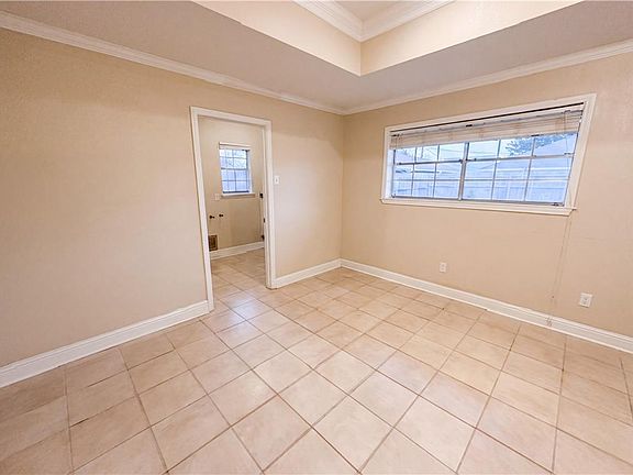 4th image of 2017 Yorktowne Dr