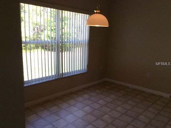 4th image of 727 James Ct