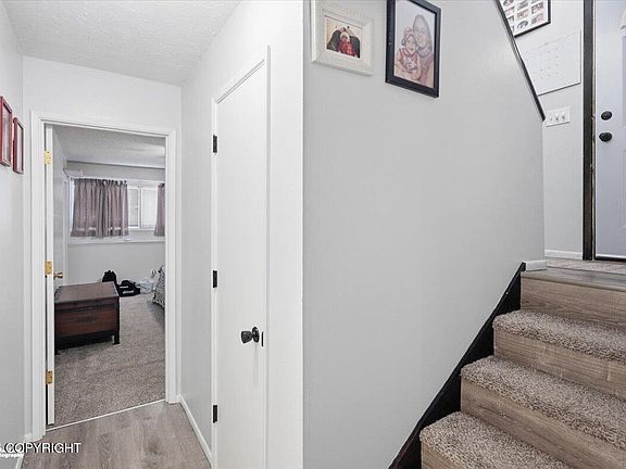 4th image of 7121 Chester Ct