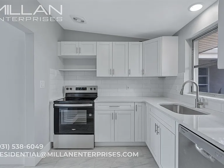 325 Capri Boulevard — Photo 46