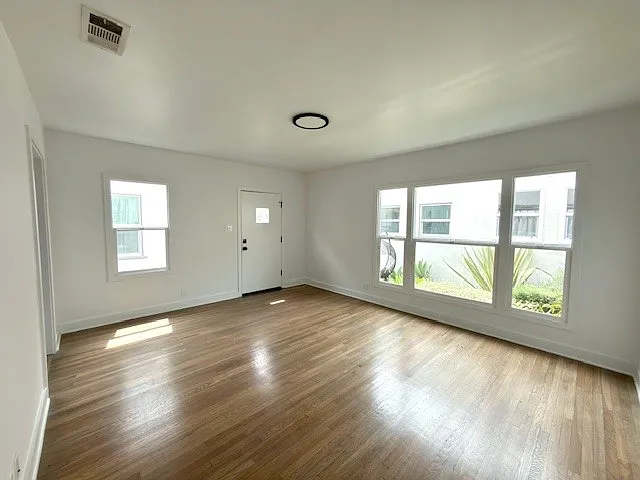 328 N Kingsley Dr #334-1/4 — Photo 6