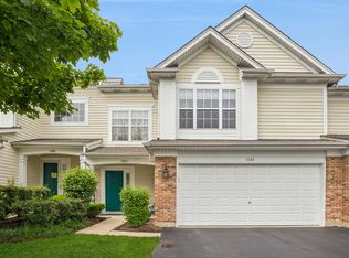 1064 Huntington Ct, Elk Grove Village, IL 60007