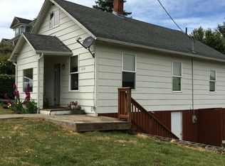 210 W 4th St, Coquille, OR