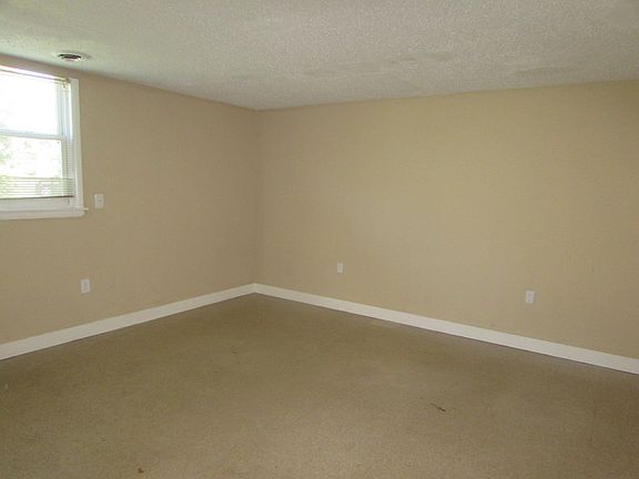 3rd image of 158 James Ave APT 1