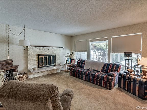 2nd image of 631 N Jennifer Ln