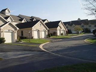 2nd image of 907 Rivergate Ct