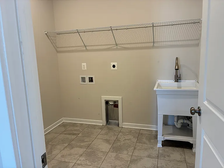 2062 Whithorn Hl — Photo 44