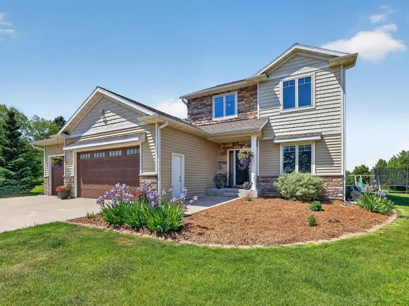 217 Skyline Dr, Wabasha, MN 55981