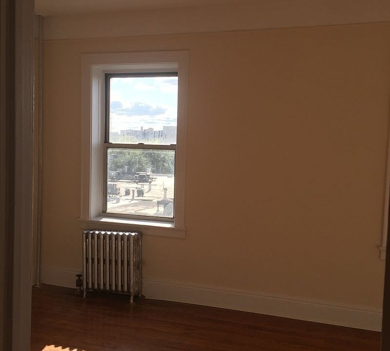1st image of 4535 46th St APT 3D