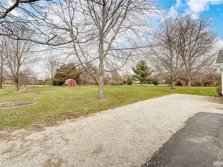 1970 Greenbriar Rd — Photo 43