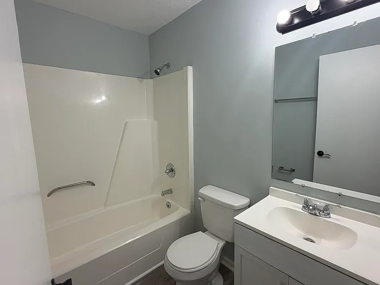 3230 Aqueduct Dr #B — Photo 7