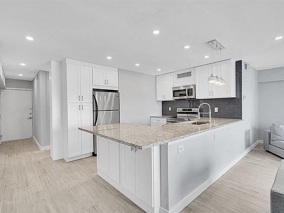 5th image of 95 N Birch Road #601