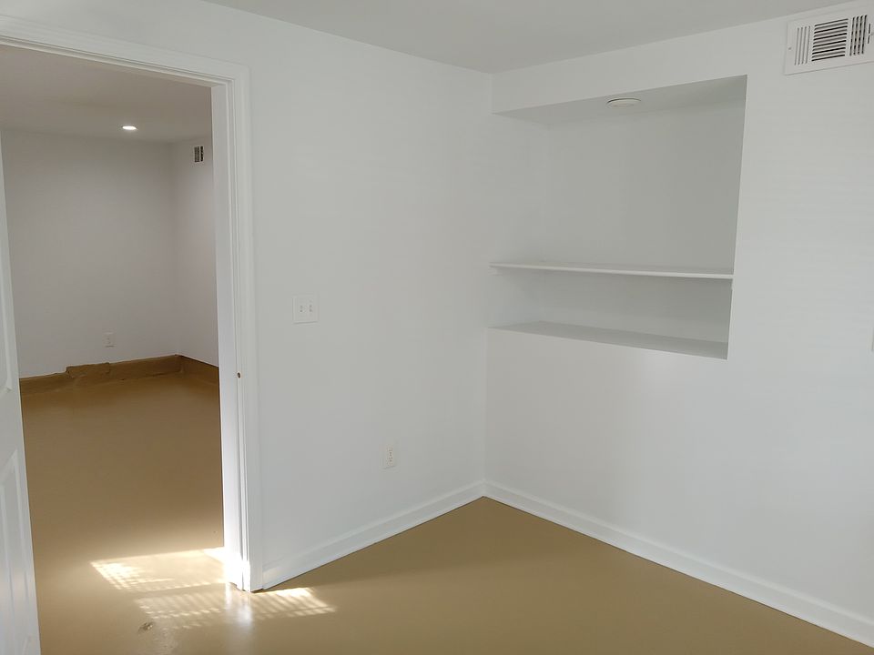 Building Photo 4