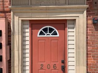 206 Market St #2B, Alton, IL 62002