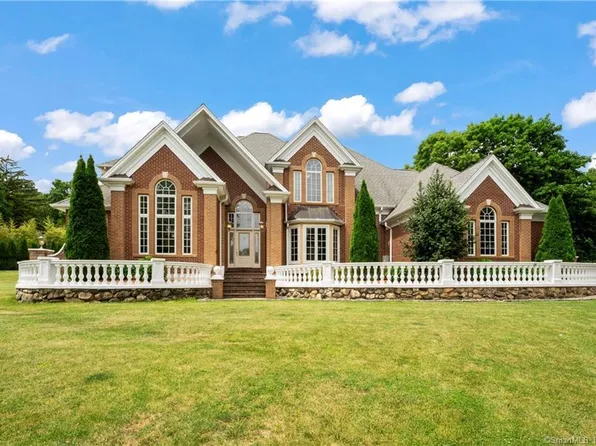 10 Centerview Road, Woodbridge, CT 06525