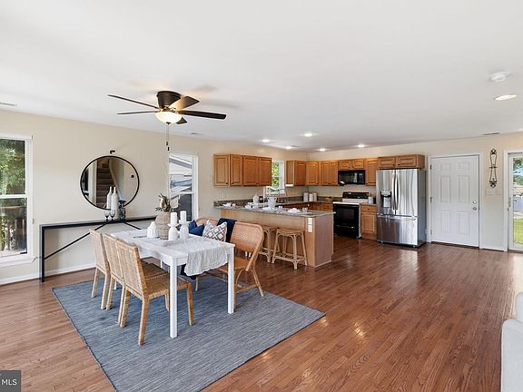 5th image of 426 Riverside Dr