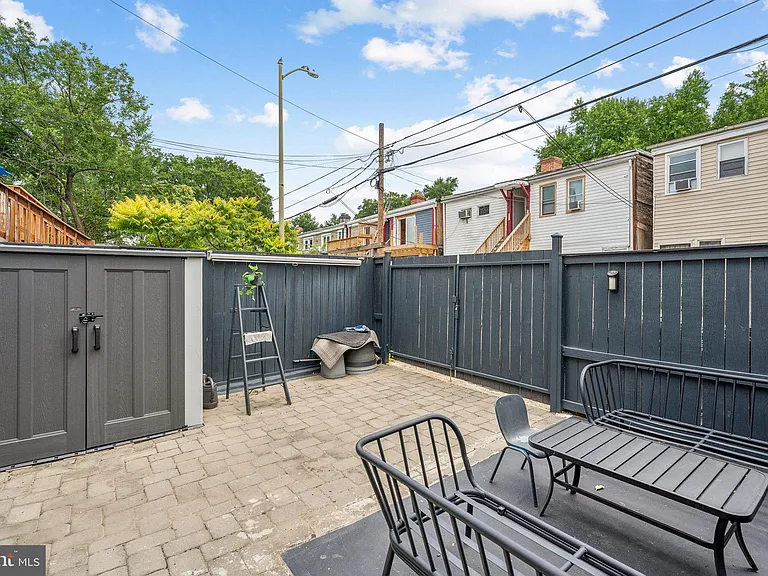 1213 Staples St NE #B — Photo 15
