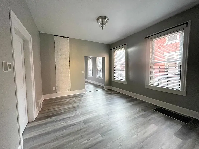 2045 W 38th St #D — Photo 14