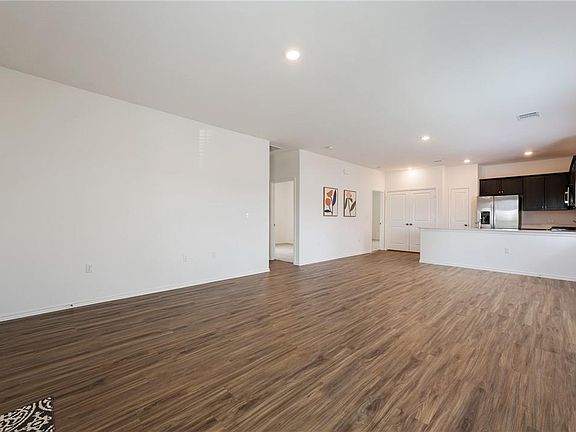 5th image of 5920 Eden Dr