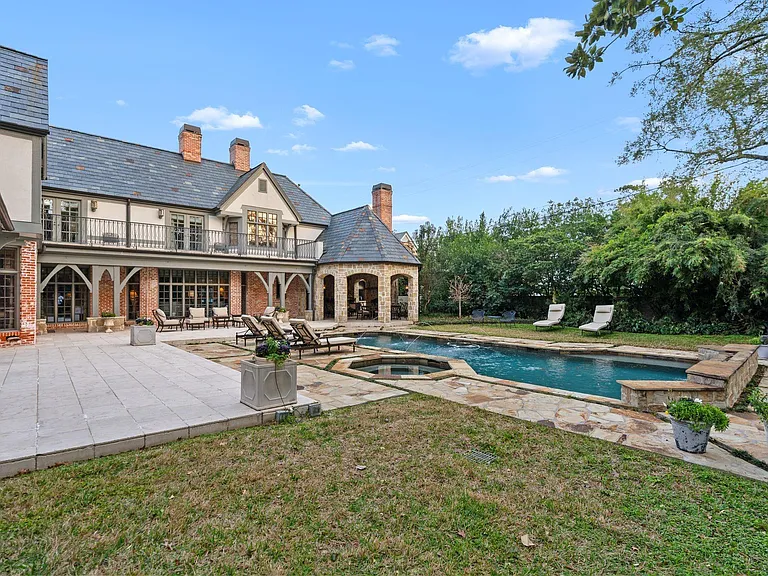 3325 Inwood Dr — Photo 49