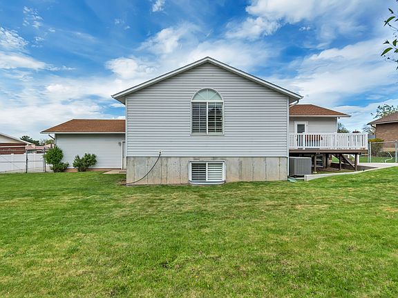 5th image of 634 N Adamswood Rd