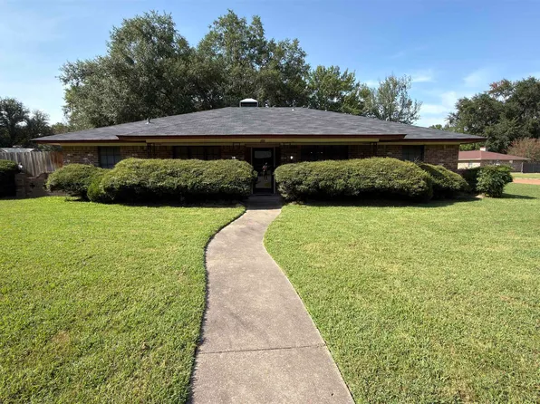 609 Meadows St, Winnsboro, TX 75494