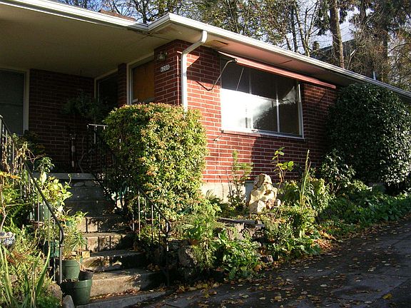 2nd image of 6208-6212 NE Glisan St #6208