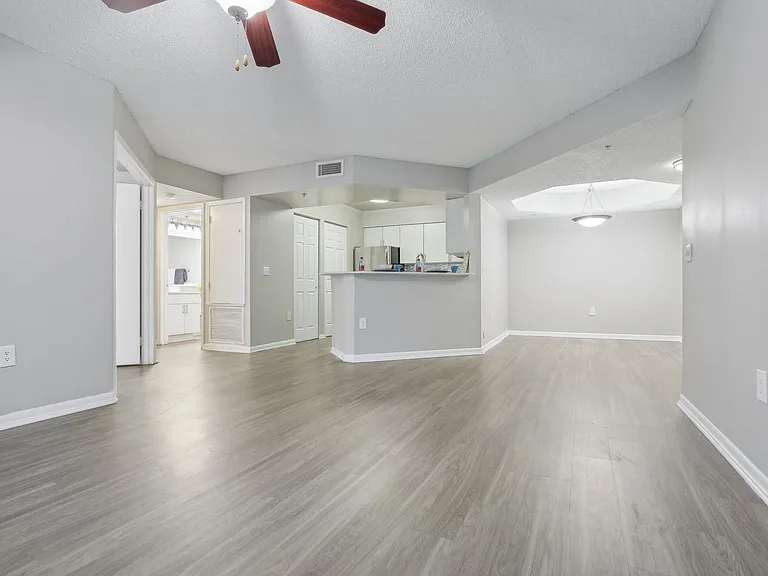 Pembroke Pines Landings Apartments — Photo 13