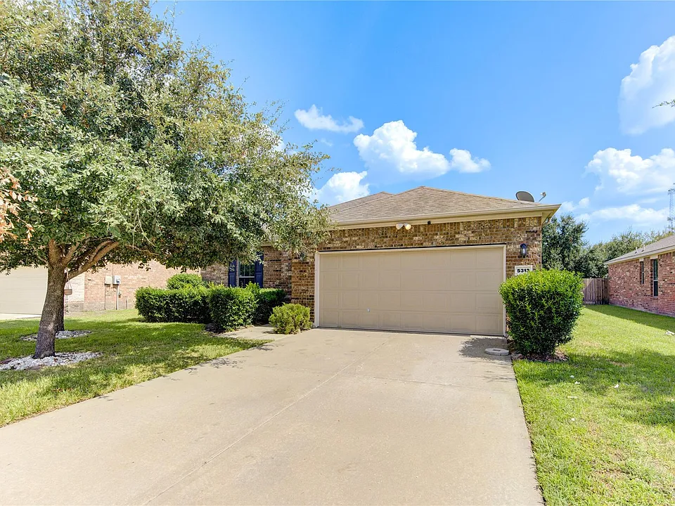 5318 Hickory Harvest Dr