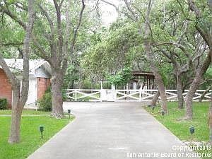 2nd image of 216 Fleetwood Dr