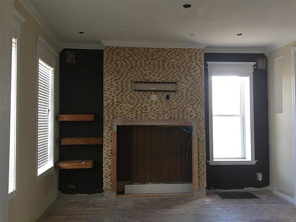 3rd image of 4558 Carter Ave